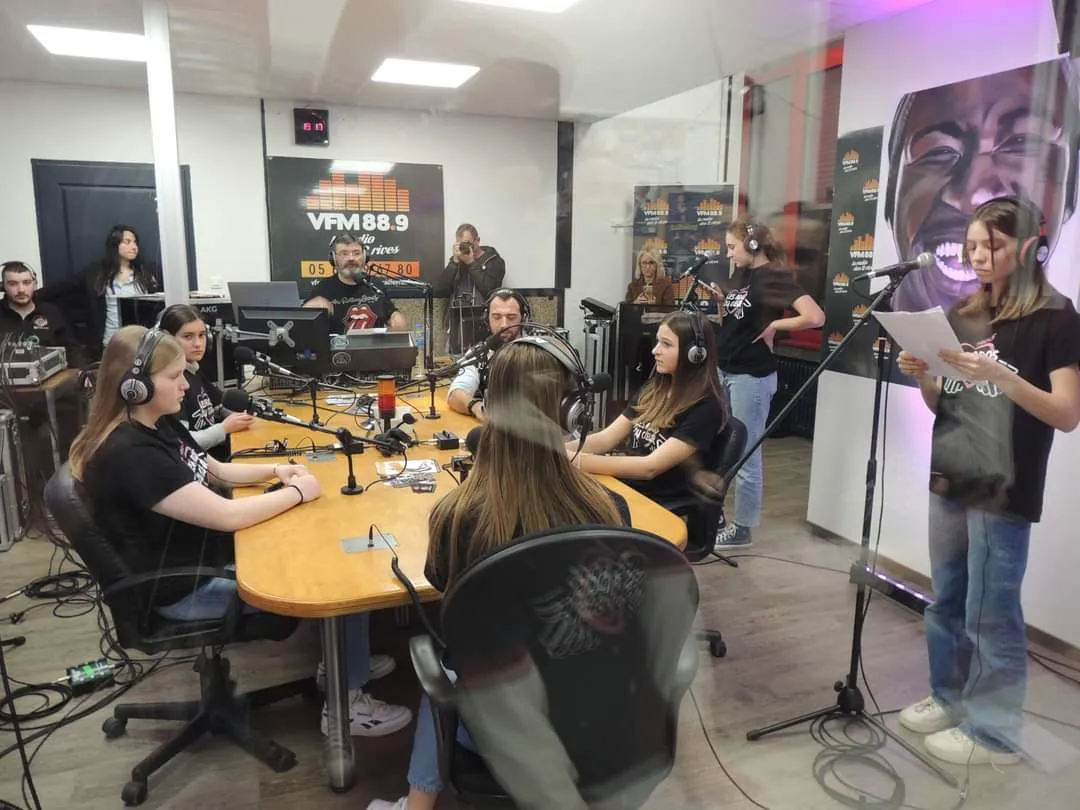 Les Ados du Cœur en interview dans les studios de la radio VFM 88.9, 1/4